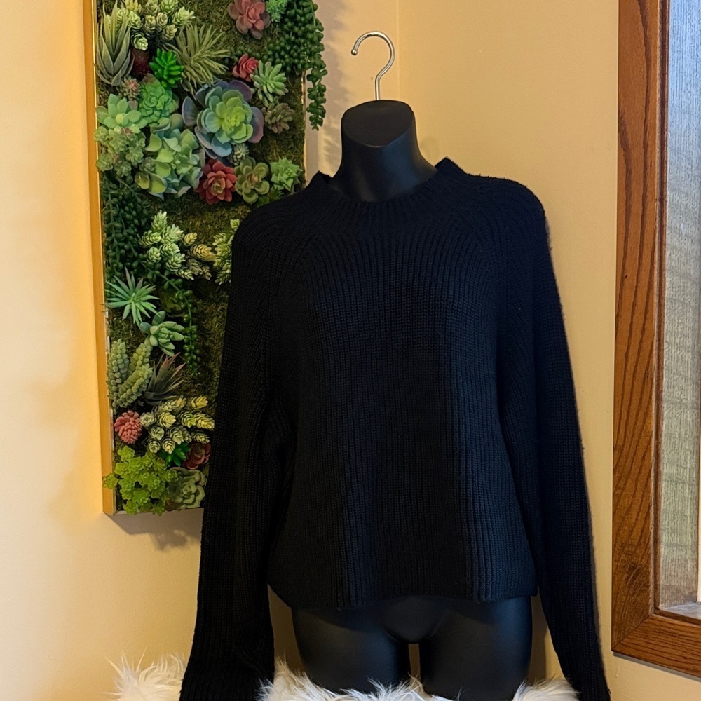 NWT House of Harlow 1960 Black Ribbed Sweater